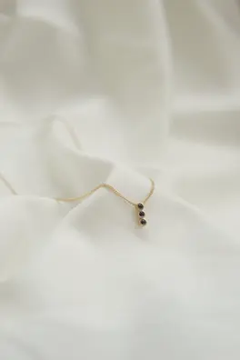 Ожерелье Three diamonds (black)