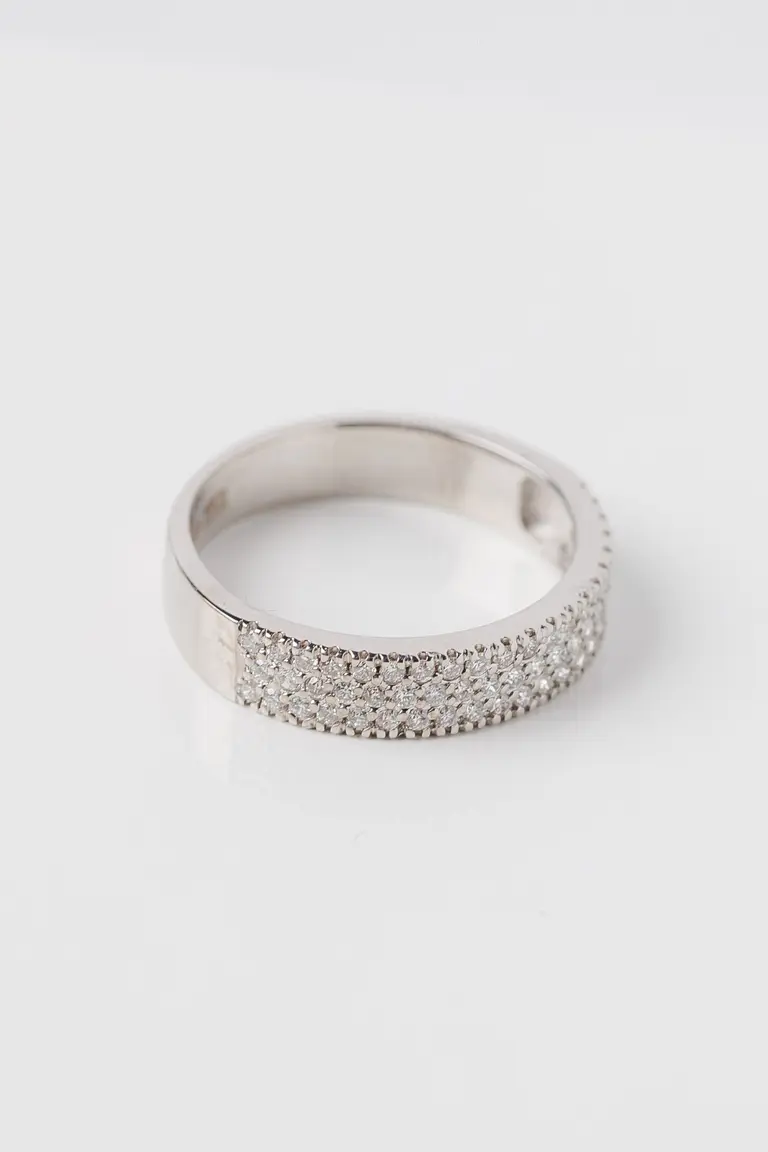 Pave’ Ring with diamonds — photo 1